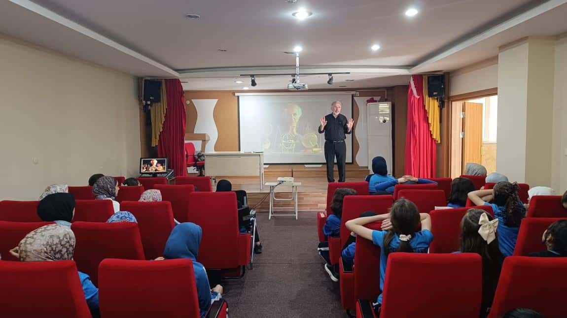 Ahmet Taştan'dan Ortaokul Öğrencilerine Fuat Sezgin Anlatımı